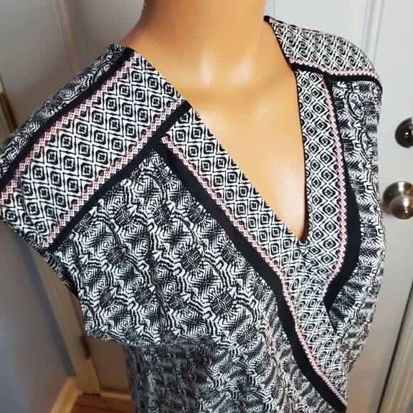 Max Studio geometric print draped blouse S - Picture 3 of 8